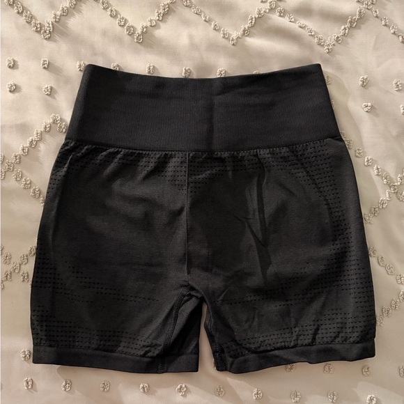 Gymshark High Waisted Vital Shorts - Picture 4 of 4